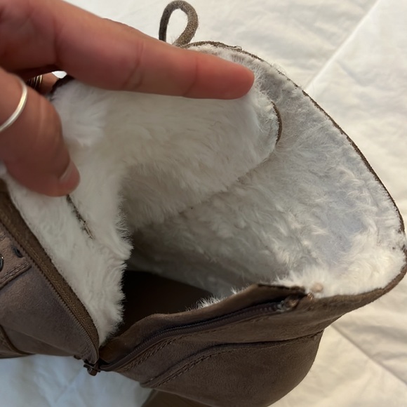 Chunky lace up boots NWOT - Picture 4 of 4